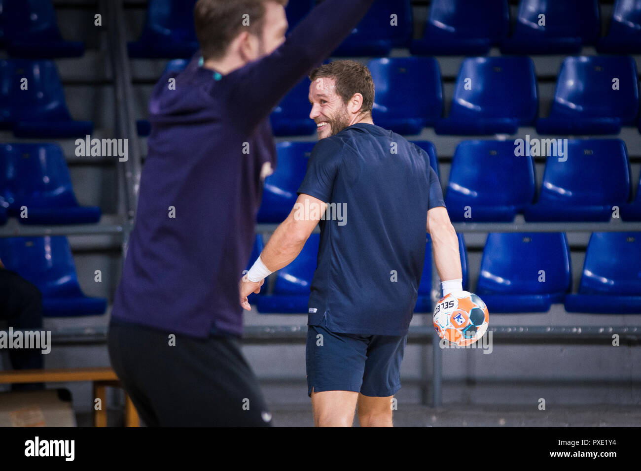 21. Oktober 2018, Palau Blaugrana, Barcelona, Spanien; Liga ASOBAL Handball; FC Barcelona Lassa versus BM Sinfin; Victor Tomas des FC Barcelona. Stockfoto