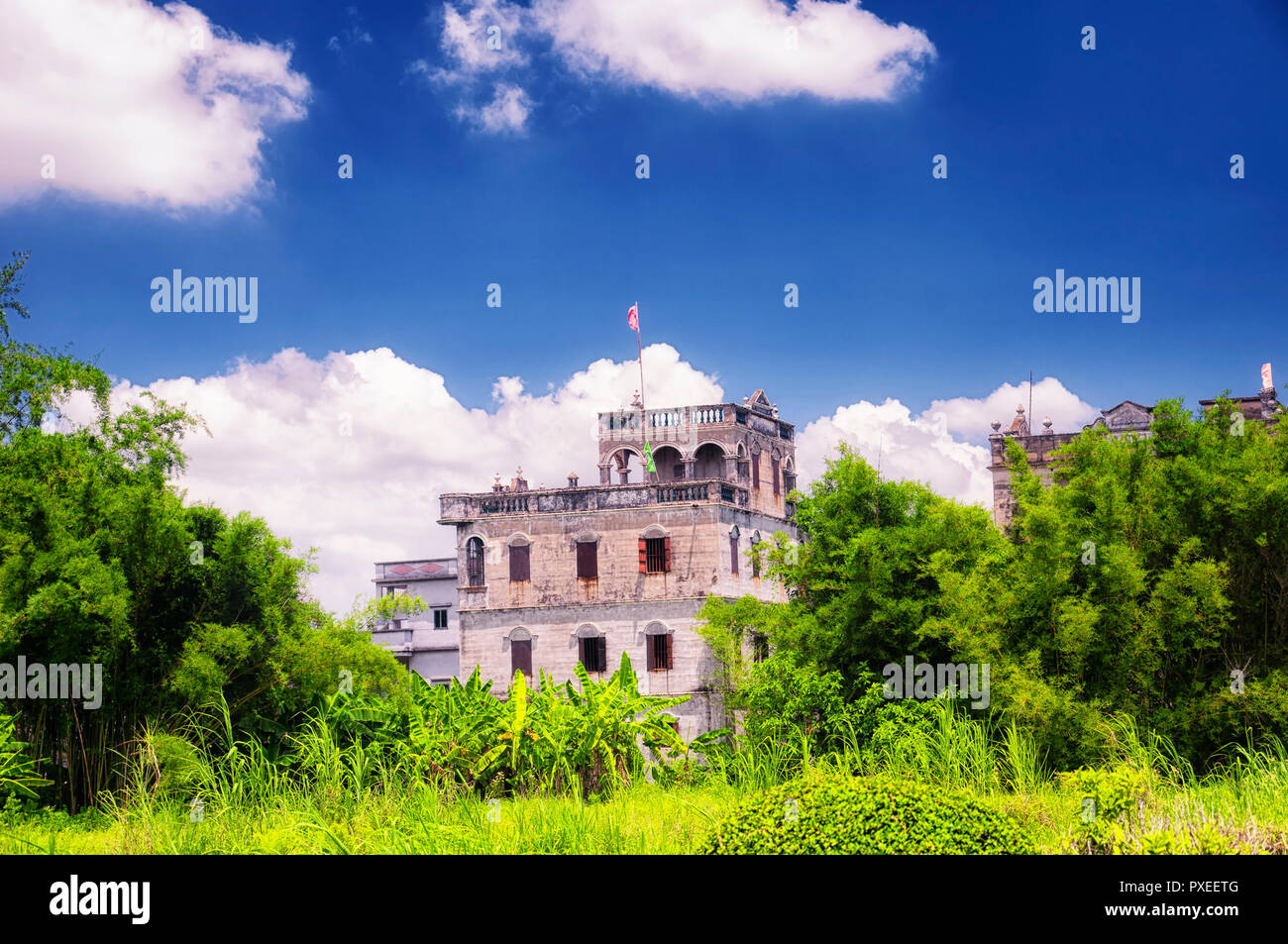 Die historischen Gebäude des Weltkulturerbe, Pingyao Diaolou in Zili Dorf in Pingyao Chinas in der Provinz Guangdong an einem sonnigen blauen Himmel. Stockfoto