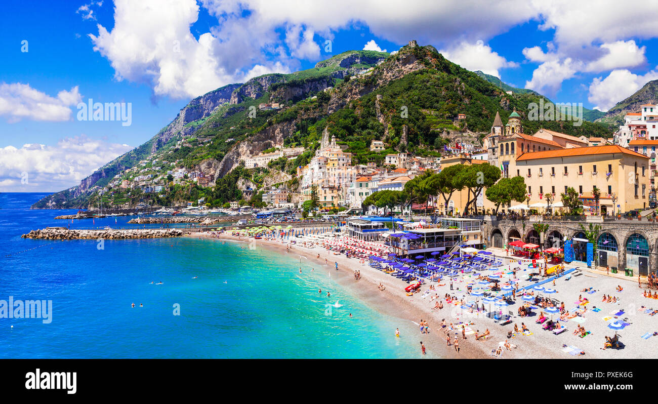 Wunderschöne Amalfi Dorf, Panoramaaussicht, Kampanien, Italien. Stockfoto