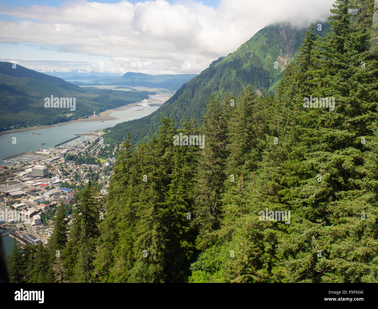 Anzeigen von Juneau aus der Mount Roberts Tramway Stockfoto