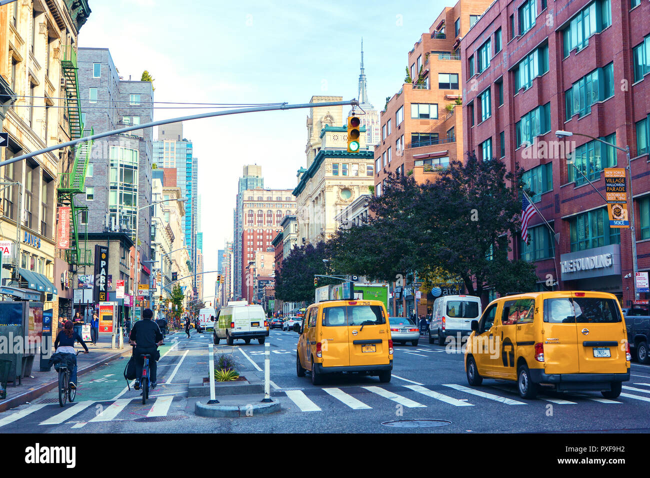 New York City, Vereinigte Staaten - November 3, 2017: Blick auf Manhattan Avenue (Damen 1,6 km Historic District) Stockfoto