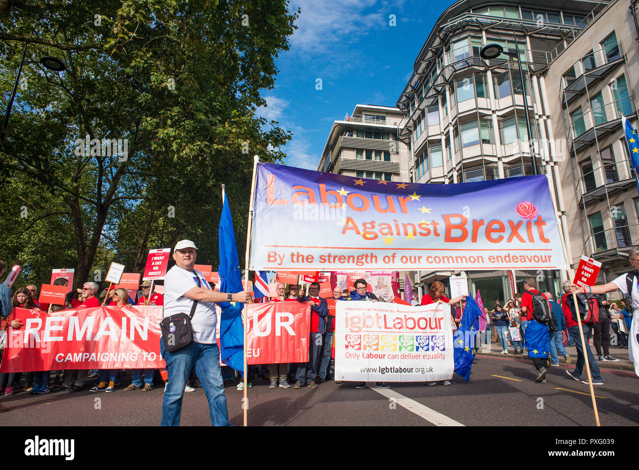 Bleiben Kampagne Demonstranten an der Abstimmung März, fordern Sie eine Abstimmung über die endgültige Brexit beschäftigen, Tausende marschierten durch die Innenstadt von London gehört zu werden. Stockfoto