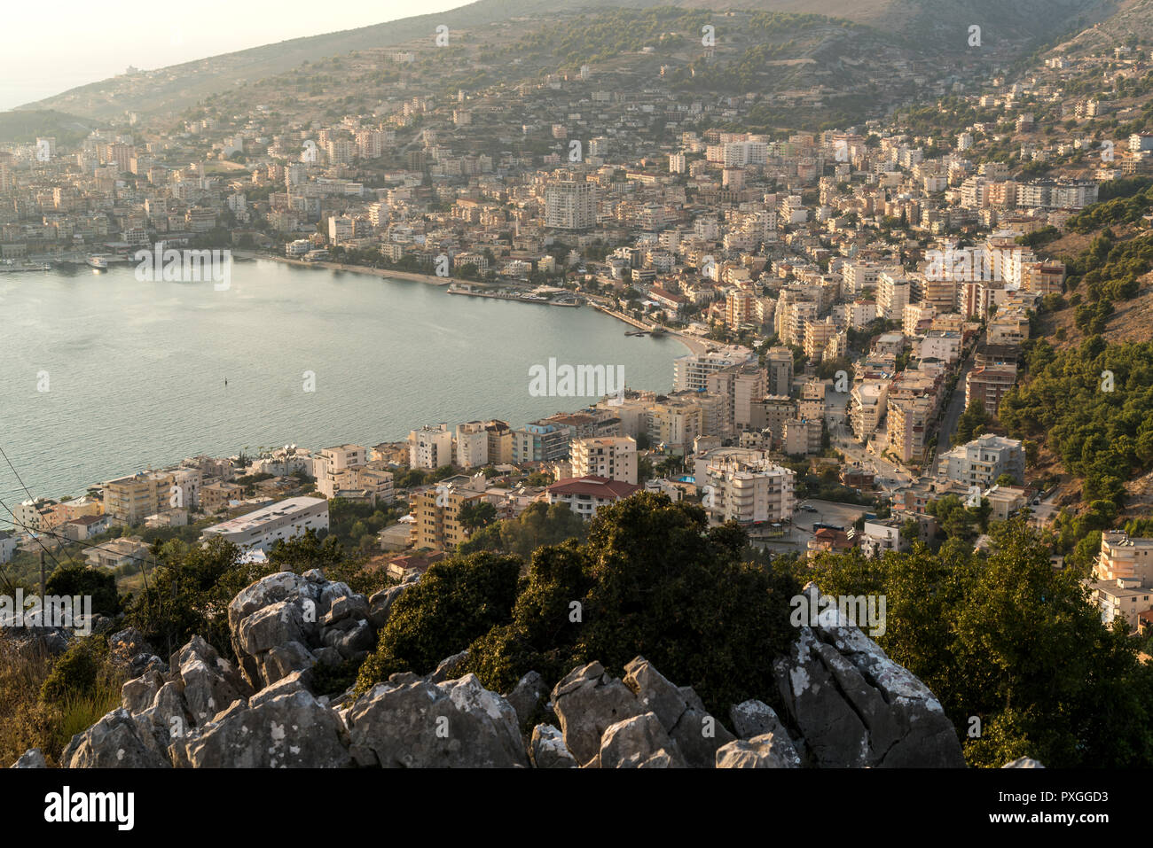 Stadtansicht Saranda, Albanien, Europa | Stadt Saranda, Albanien, Europa Stockfoto