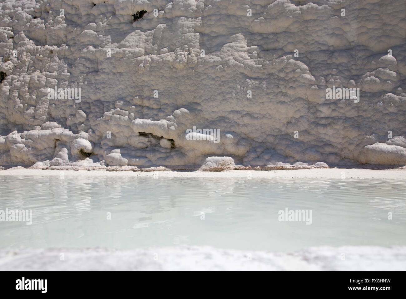 Pamukkale türkische Mineral Kalzium Pool. Die Website ist ein UNESCO-Weltkulturerbe. Stockfoto