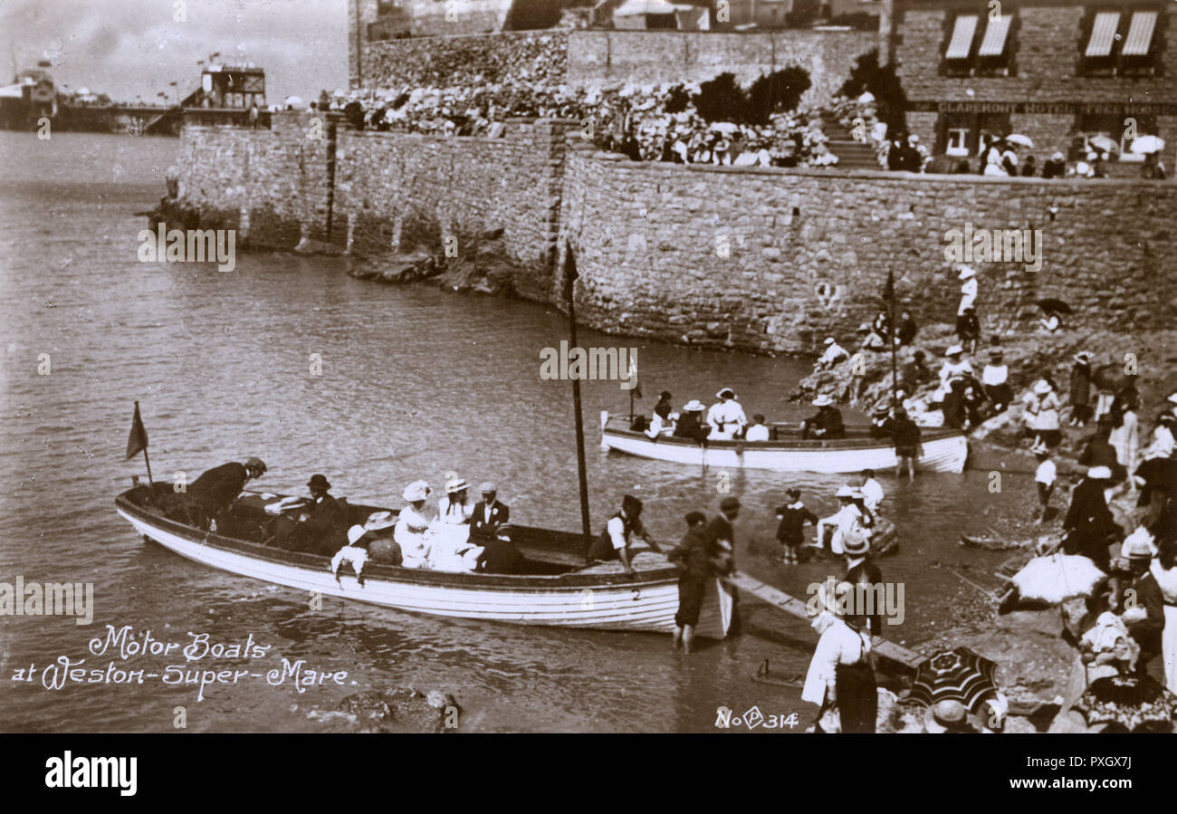 Auf dem Weg zu einer Motorbootfahrt - Weston-Super-Mare Stockfoto