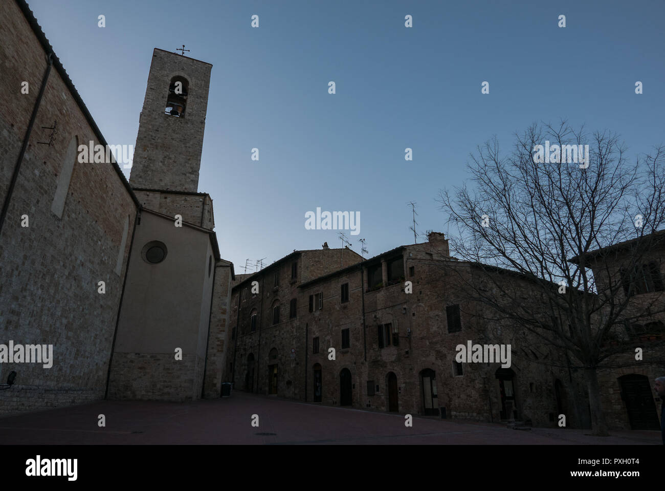 San Gimignano ist einer der kultigsten und erkennbare Ziele in allen der Toskana. Aus allen Teilen der Welt gibt es jemanden, der die Träume von r Stockfoto