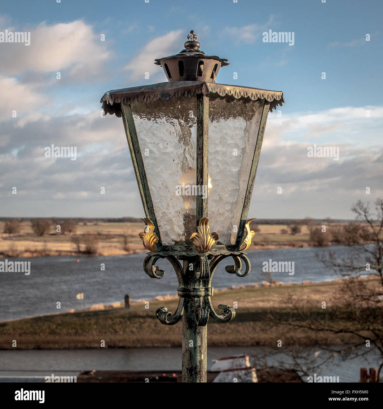 Die Kaiser- und Hansestadt Tangermünde (plattdeutsch: Tangermünn) liegt an der Elbe im Südosten des Landkreises Stendal im nördlichen Sachsen-Anhalt. Stockfoto