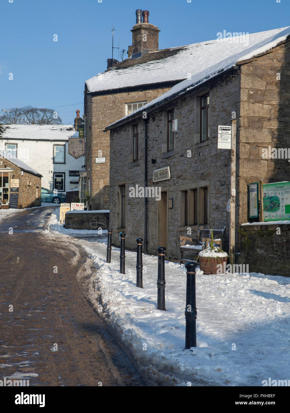 Winter Blick auf Grassington Folk Museum in North Yorkshire nach Schnee Stockfoto