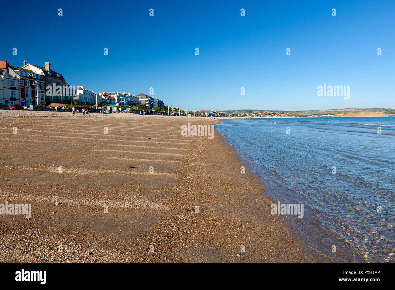 Strahlend blauer Himmel am Strand von Weymouth Dorset England UK Europa Stockfoto