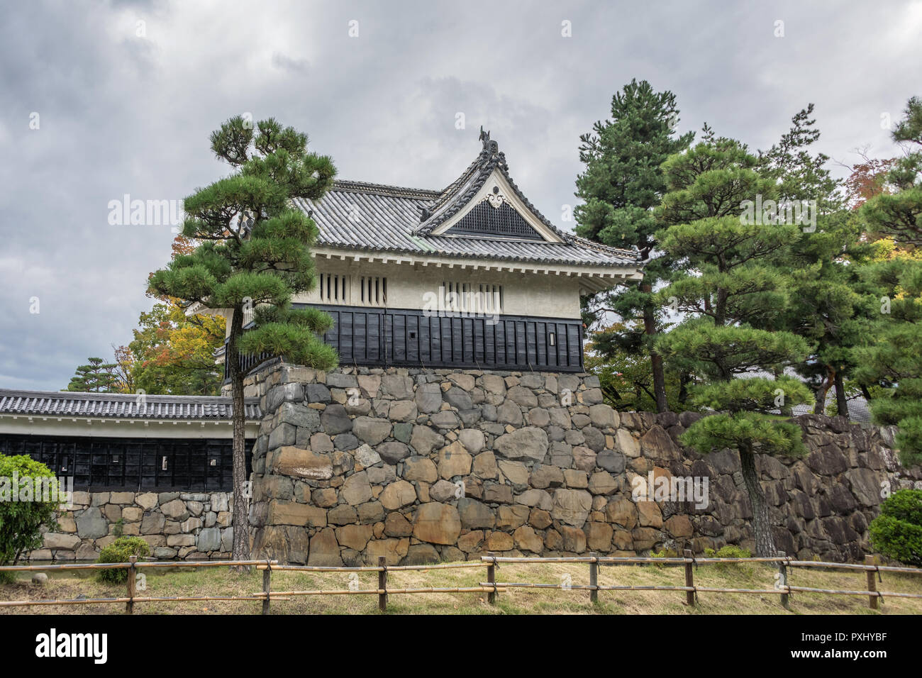 Schloß Matsumoto (schwarze Krähe), Kurumon, Nagano, Japan Stockfoto
