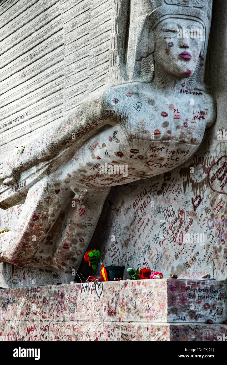 Frankreich Paris, die Oscar Wilde Grab auf dem Friedhof Pére Lachaise. Stockfoto