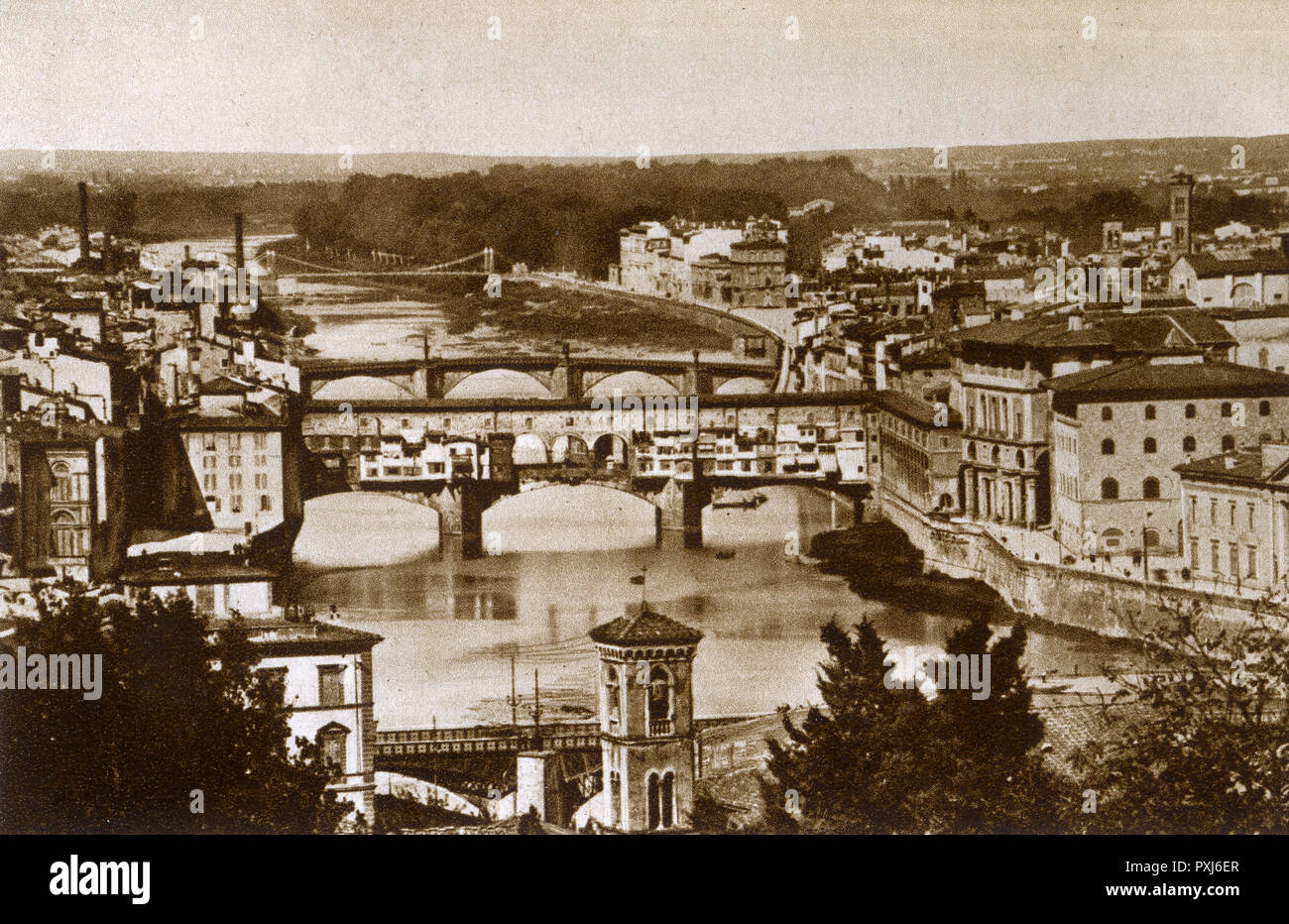 Florenz, Italien - Fluss Arno und Brücken Stockfoto
