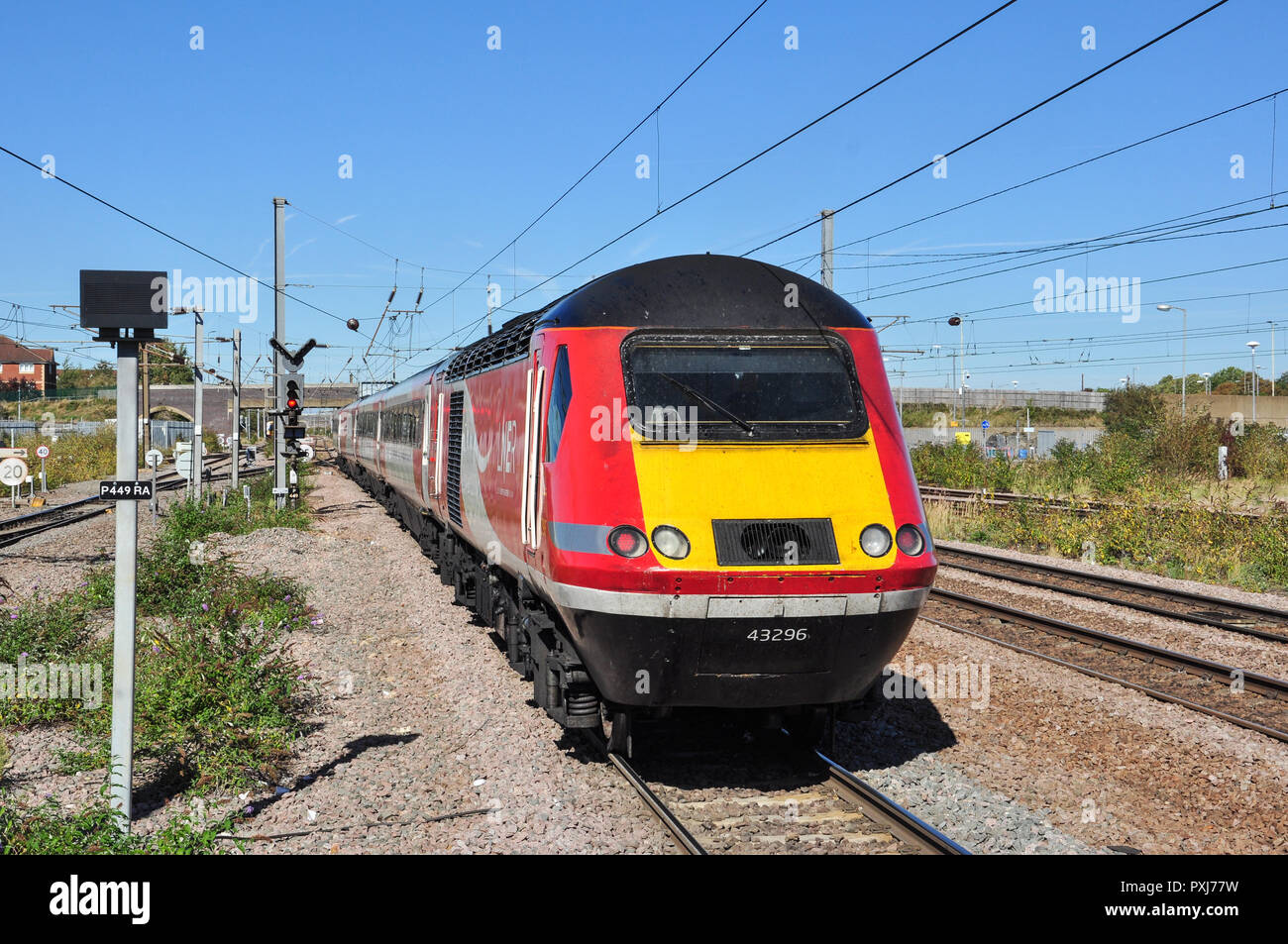 Inter City HST diesel Auslaufen aus Peterborough, Cambridgeshire, England, Großbritannien Stockfoto