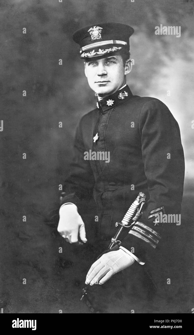 James Jonas Madison tragen die Ehrenmedaille, Tiffany Kreuz. Kommandierender Offizier der USS Ticonderoga. Commander James J Madison, (1884-1922), Offizier der United States Naval Reserve und einer Welt krieg ich Empfänger der Ehrenmedaille Stockfoto