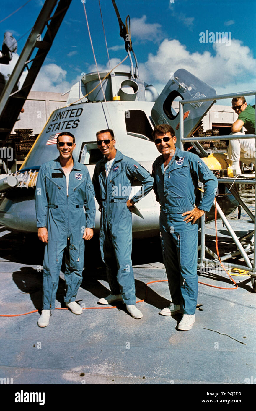 MV Retriever im Golf von Mexiko, wo der Apollo 7 Crew, Walter Schirra, Walter Cunningham und Donn Eisele Wasser egress Verfahren in der Vorbereitung für den Oktober Mission 1968 praktiziert. Stockfoto