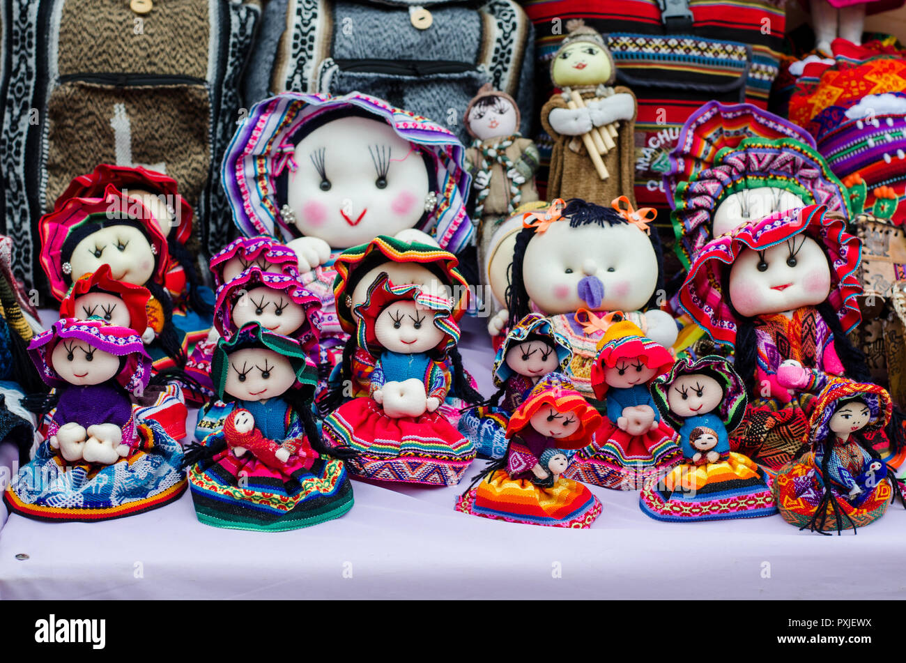 Puppen bei Chicheros Street Market Stockfoto