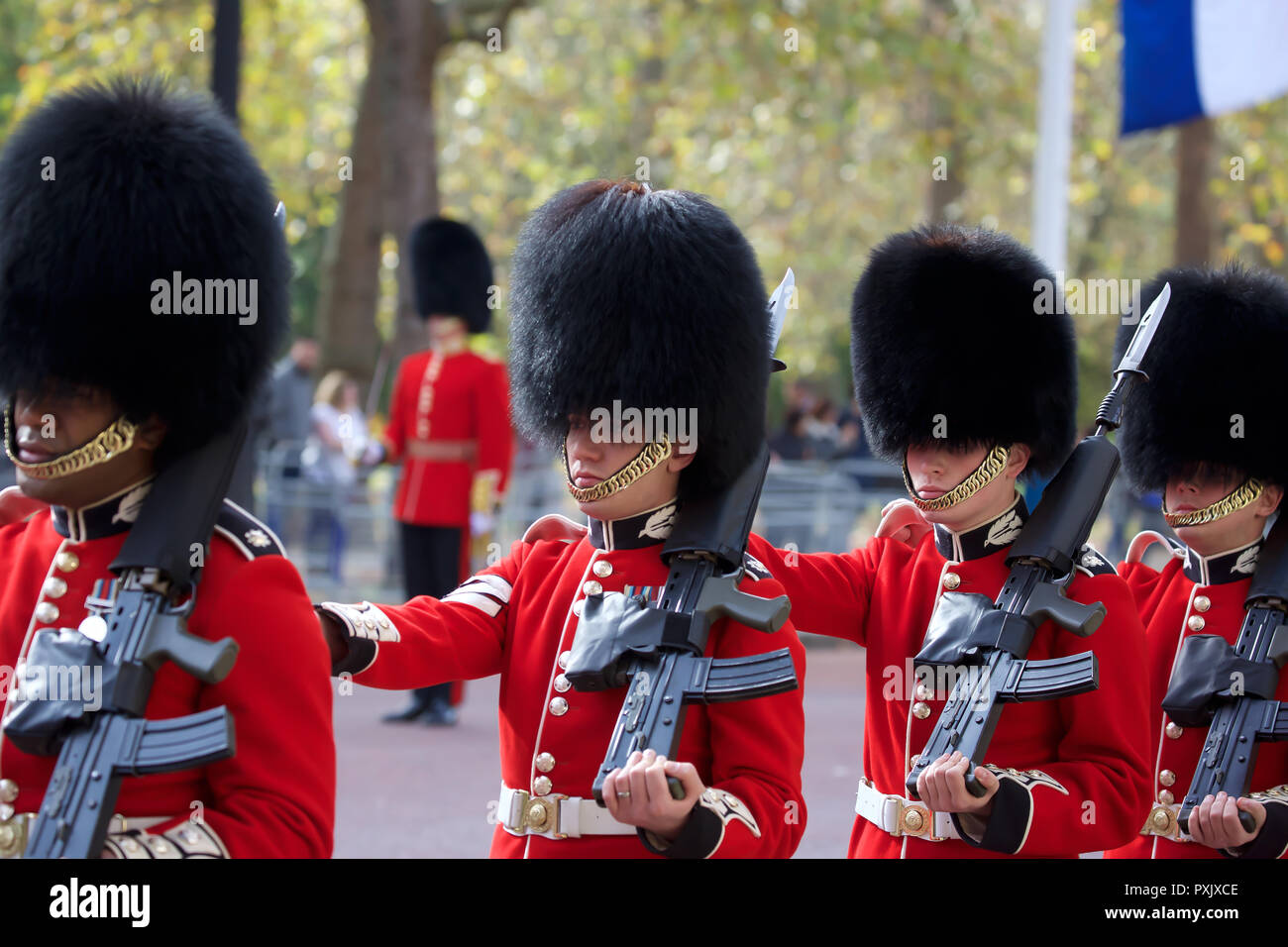 London, UK, 23. Oktober 2018, Niederländische Royals, König Willem-Alexander und Máxima der Niederlande kommen für Ihre ersten Staatsbesuch in Großbritannien. Sie werden das Mittagessen haben mit Ihrer Majestät der Königin und während Ihres Aufenthalts wird HMS Belfast besuchen Sie mit der niederländischen Offshore Patrol Vessel, HNLMS Zeeland, günstig neben. Ein weiterer Besuch in Pop Brixton und schließlich ein Treffen mit dem Ministerpräsidenten Theresa May in der Downing Street. Kredit Keith Larby/Alamy leben Nachrichten Stockfoto