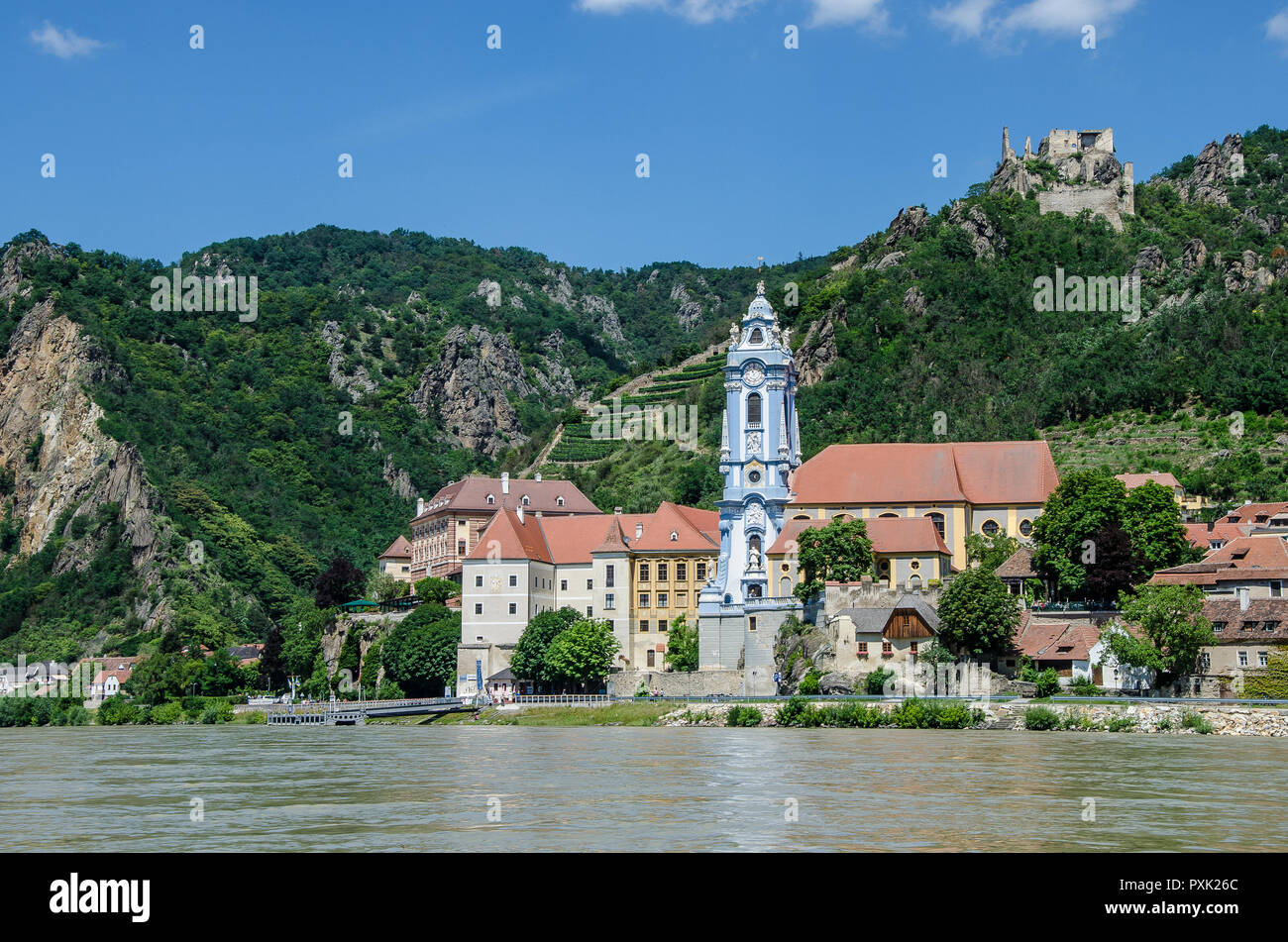 Dürnstein ist eine kleine Stadt an der Donau im Bezirk Krems-Land, in dem österreichischen Bundeslandes Niederösterreich. Stockfoto