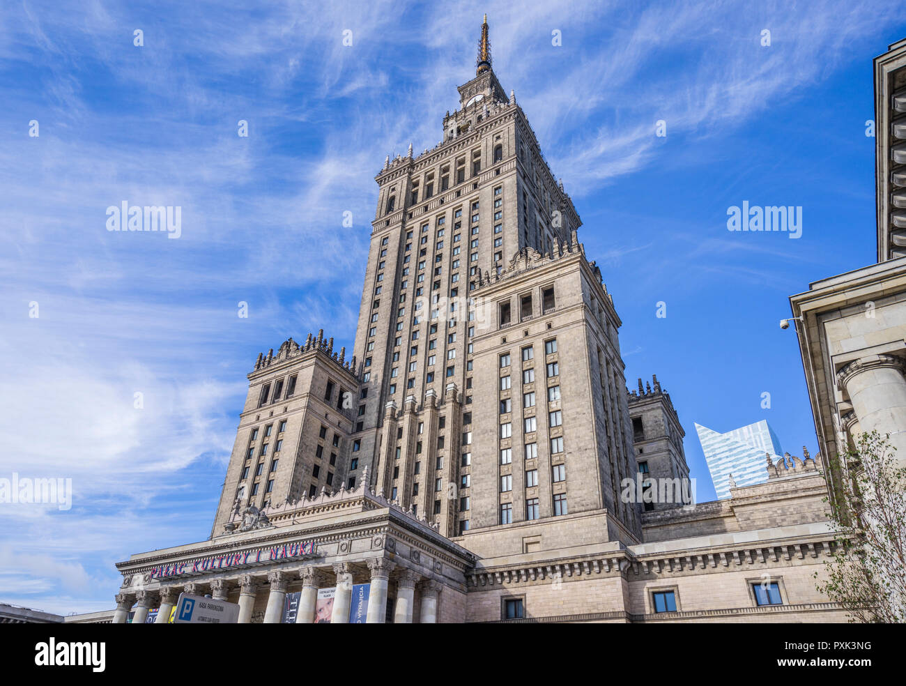 Blick auf die soc-realistischen Russischen Hochzeitstorte Palast der Kultur und Wissenschaft, Warschau, Polen Stockfoto