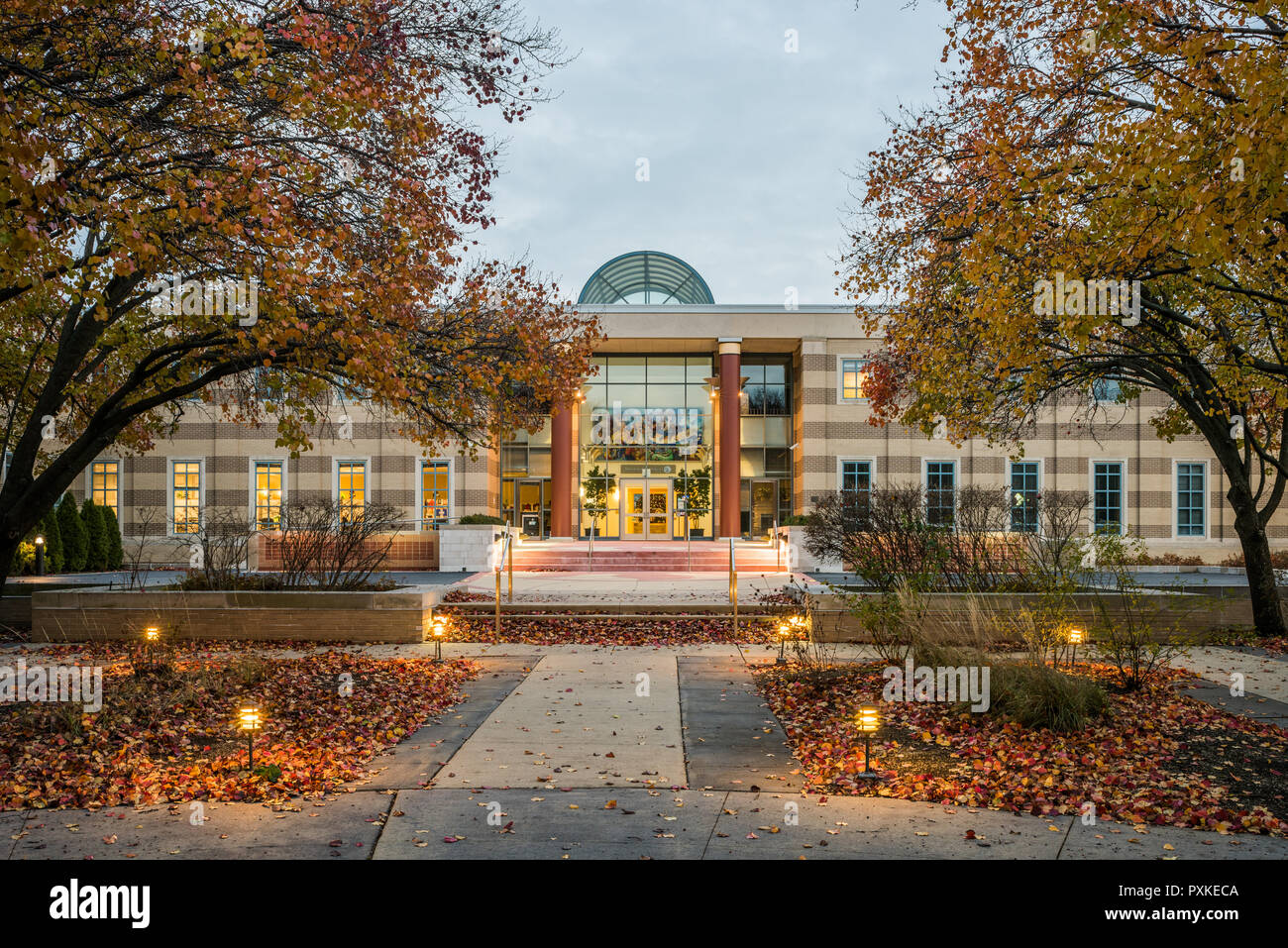 Corporate Office Gebäude in Elk Grove Village Stockfoto