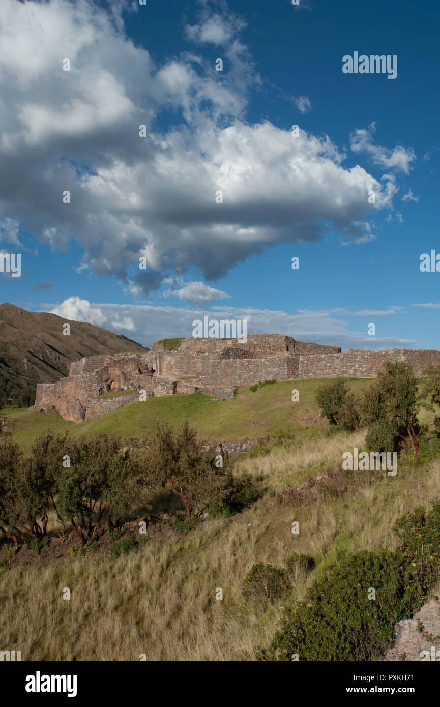 Archäologische Stätte von Pucara, hinter der Stadt Stockfoto