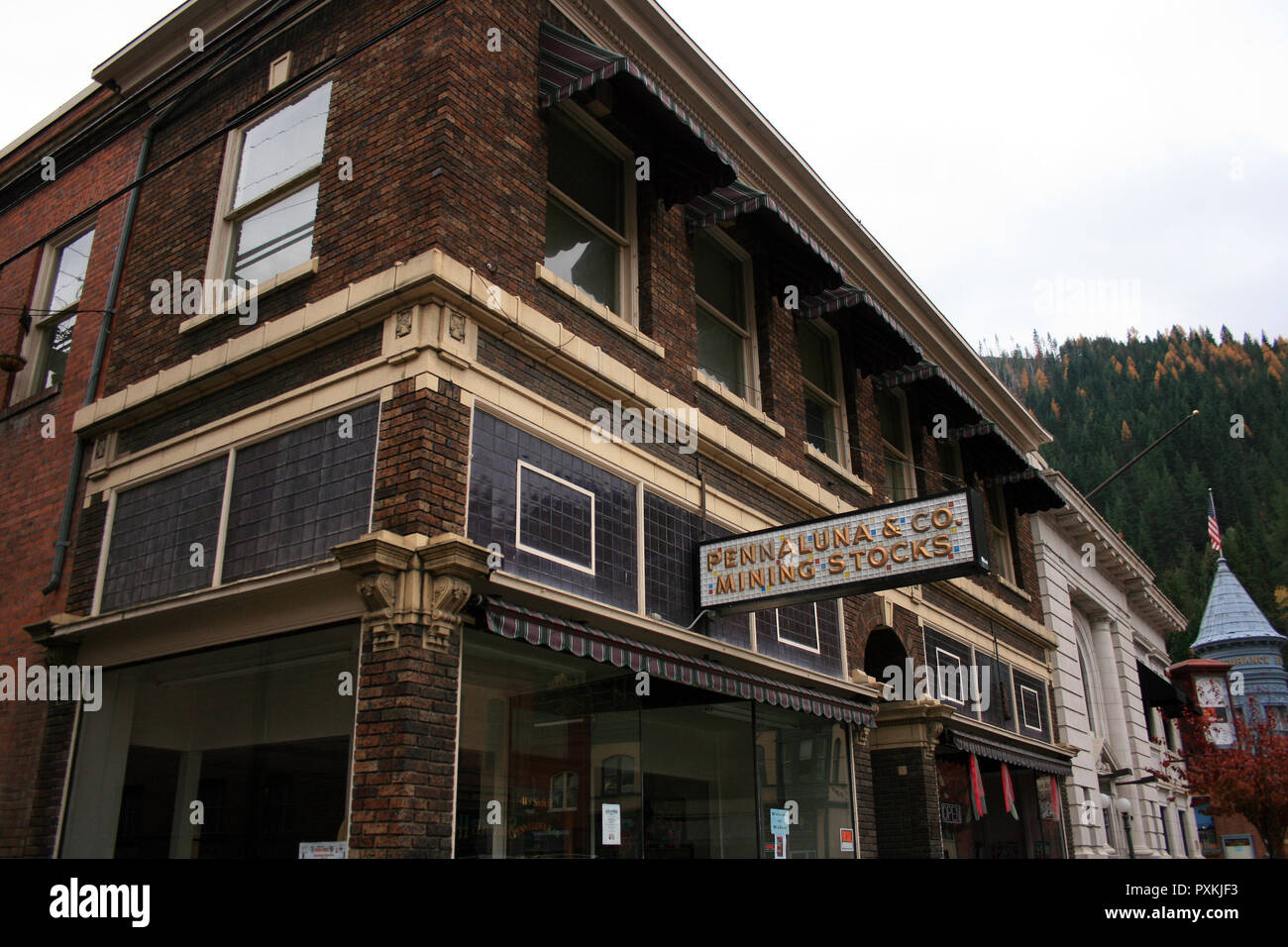 Alte Pennaluna&Co Mining Stocks store entlang Hauptstraße in Wallace, Idaho Stockfoto