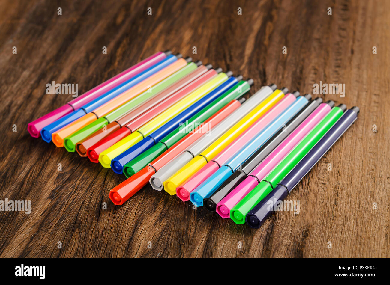 Sortiment an Farbstifte/farbige Zeichnung Bleistift/farbige Zeichnung Bleistifte in einer Vielzahl von Farben Stockfoto