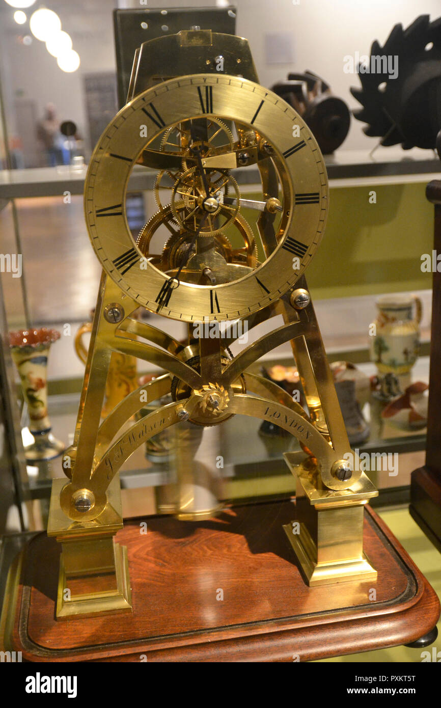 Ein viktorianisches Skeleton Clock Museum in Exeter, Exeter, Großbritannien Stockfoto