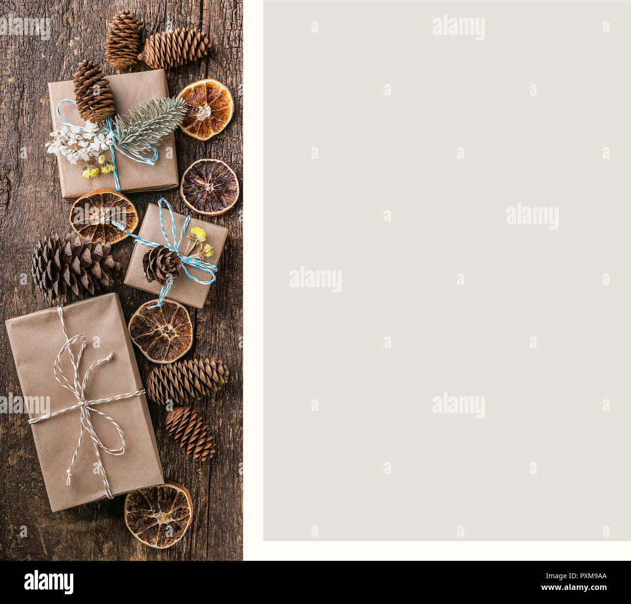 Weihnachten Grußkarte leer. Vertikales Feld mit Weihnachten Themen Links Stockfoto