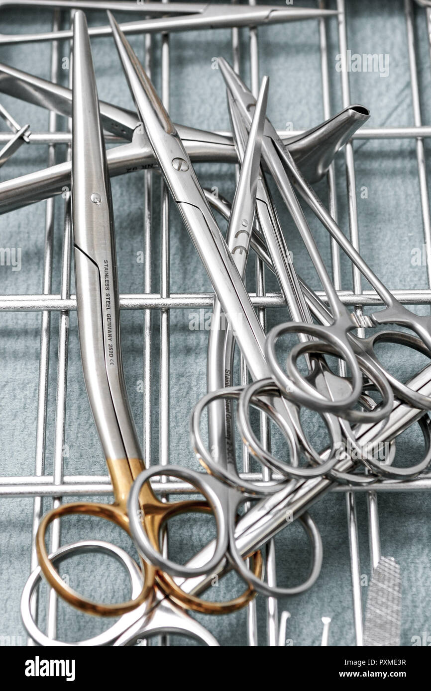 / Chirurgie Instrumente OP-Besteck Noch leben Sachaufnahme Skalpelle ...