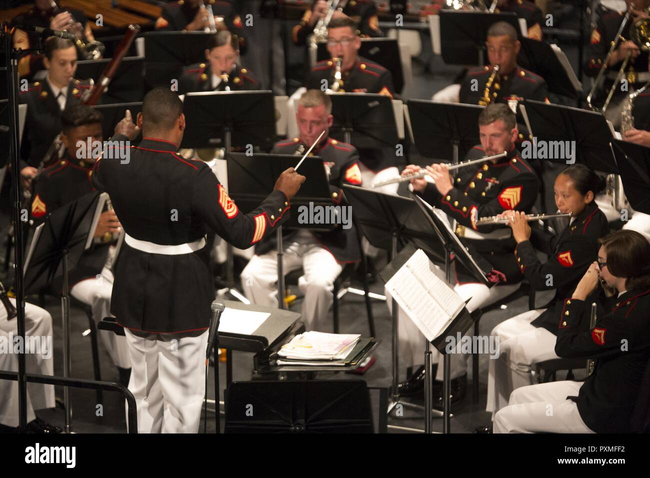 NEW YORK - Marine Corps Band New Orleans am Hunter College in New York, 15. Juni 2017 durchgeführt. Die Leistung der Band am Hunter College war die zweite von drei Konzerte in New York City, Juni 14-16 statt. Stockfoto
