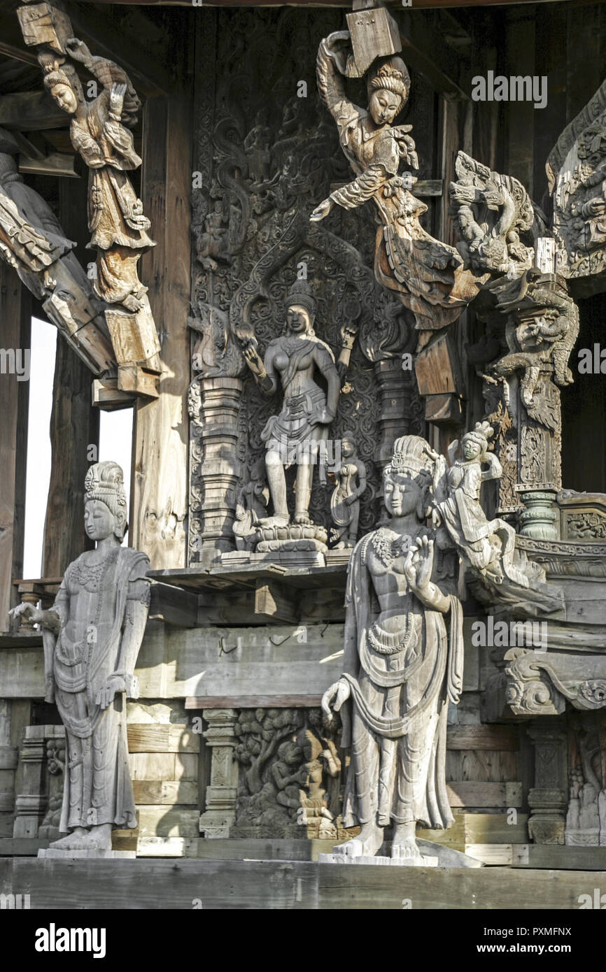 Thailand Siam Pattaya Holztempel Heiligtum der Wahrheit Tempel der Wahrheit Holz Schnitzerei Schnitzereien Kap Rachvate Detail Close-up Skulpturen Abbildung Stockfoto