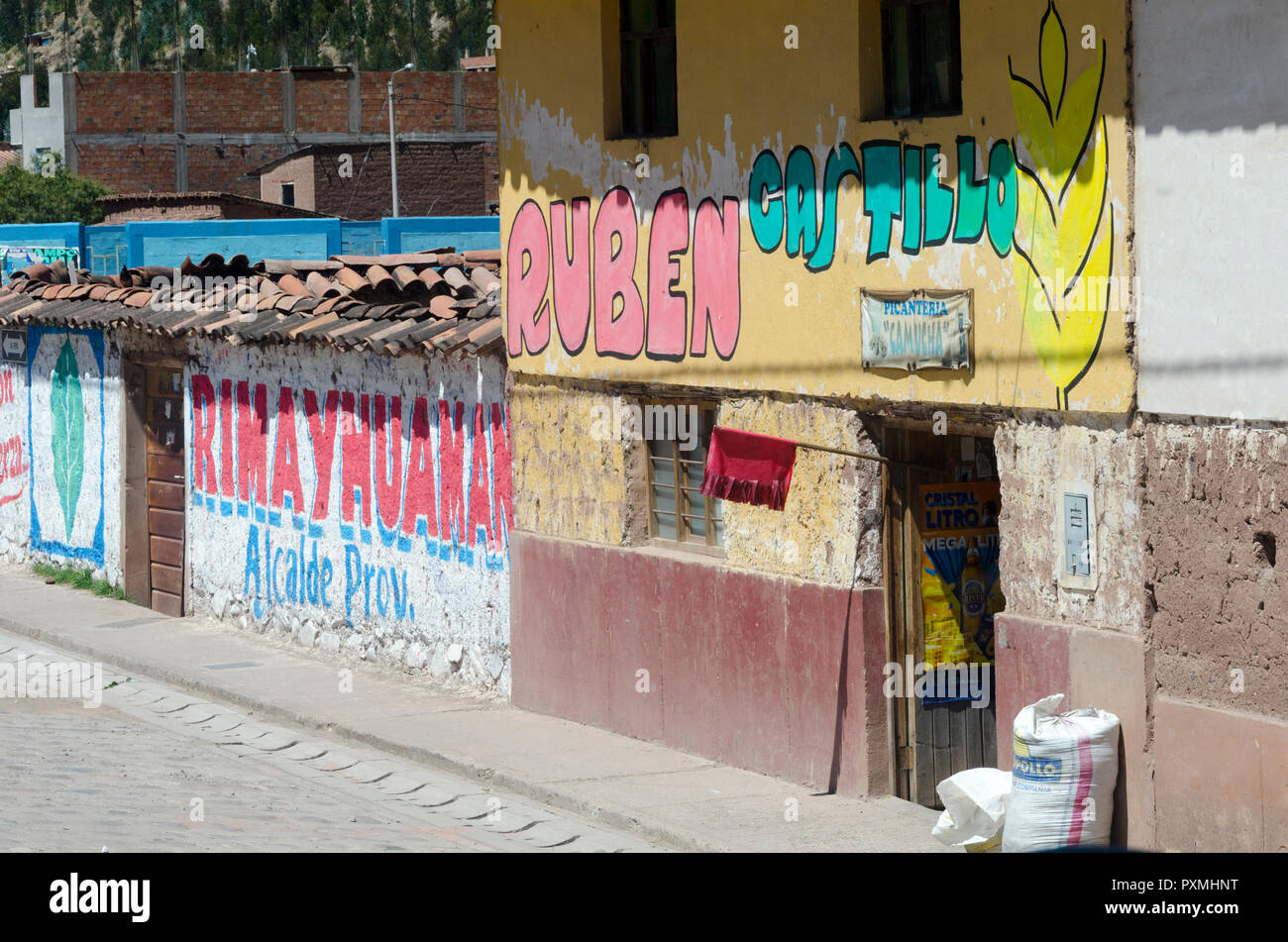 Farbenfrohe Gebäude, im südlichen Peru Stockfoto
