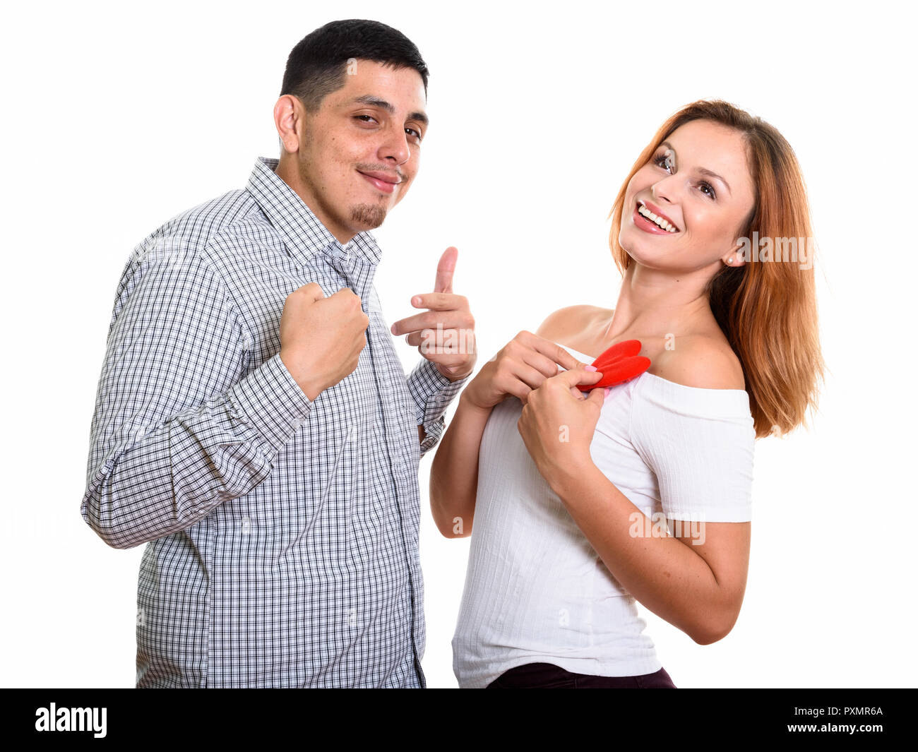 Junge glücklich Hispanic Paar lächelnd und in der Liebe Stockfoto