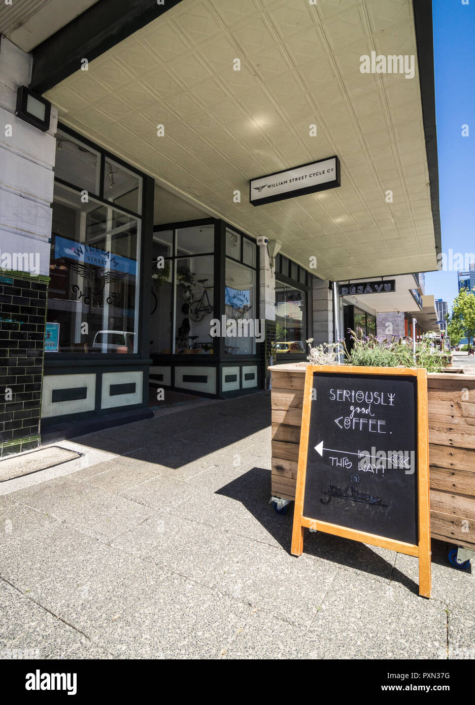 William Street Cycle Co an der lebendigen William Street, Northbridge, Perth, Western Australia Stockfoto