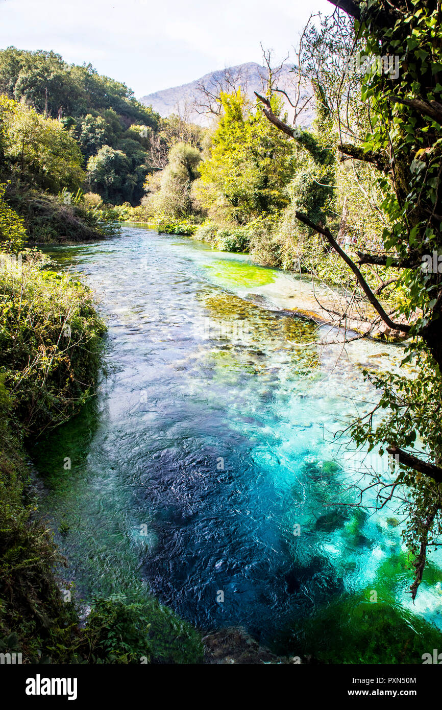 Die blauen Augen-Syri i Kaltër, Wasser Frühling in der Nähe von Muzinë in Vlora County, im südlichen Albanien, Europa Stockfoto