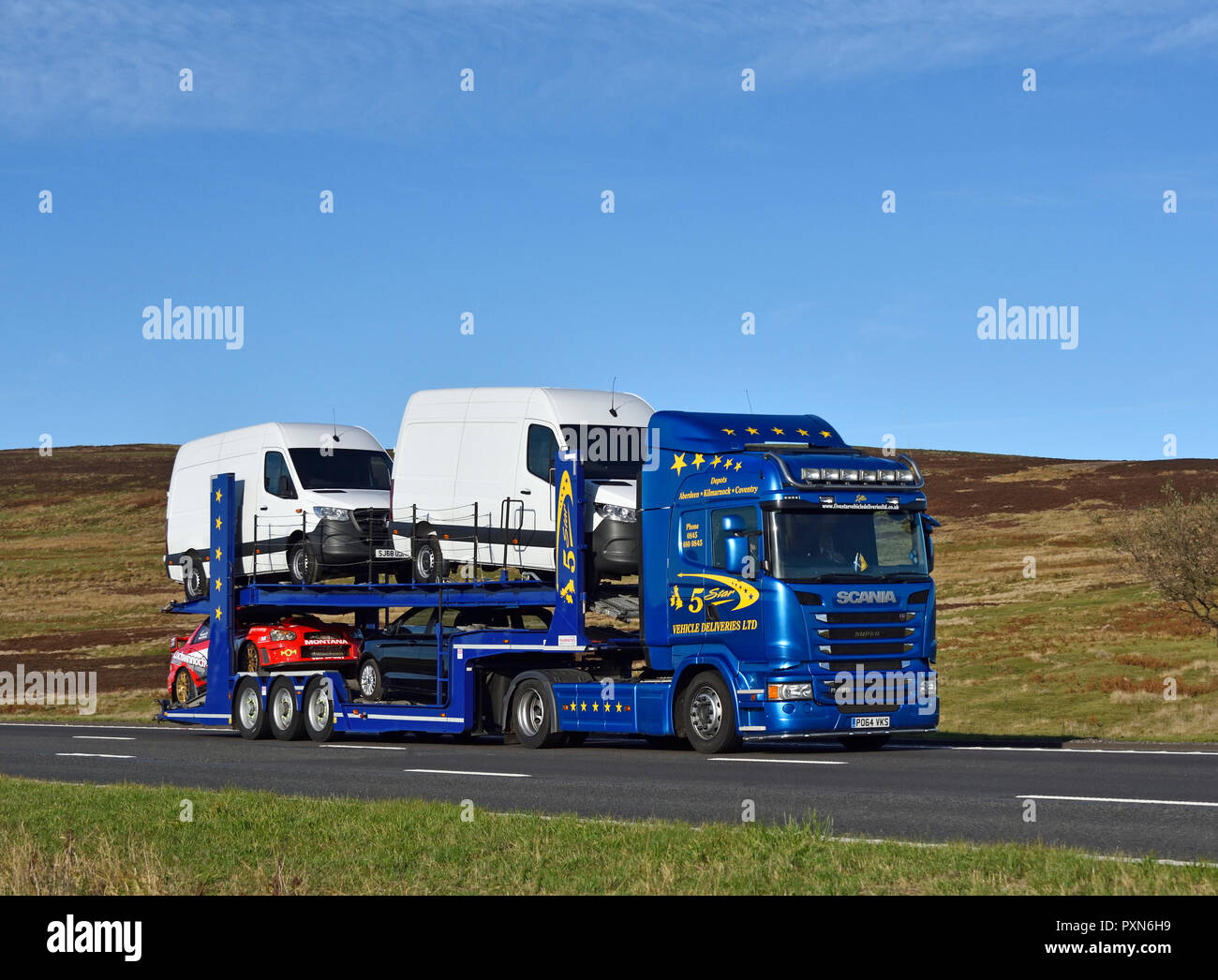 5 Sterne Fahrzeug Deliveies begrenzt HGV. Autobahn M6 Southbound Fahrbahn, Shap, Cumbria, England, Vereinigtes Königreich, Europa. Stockfoto