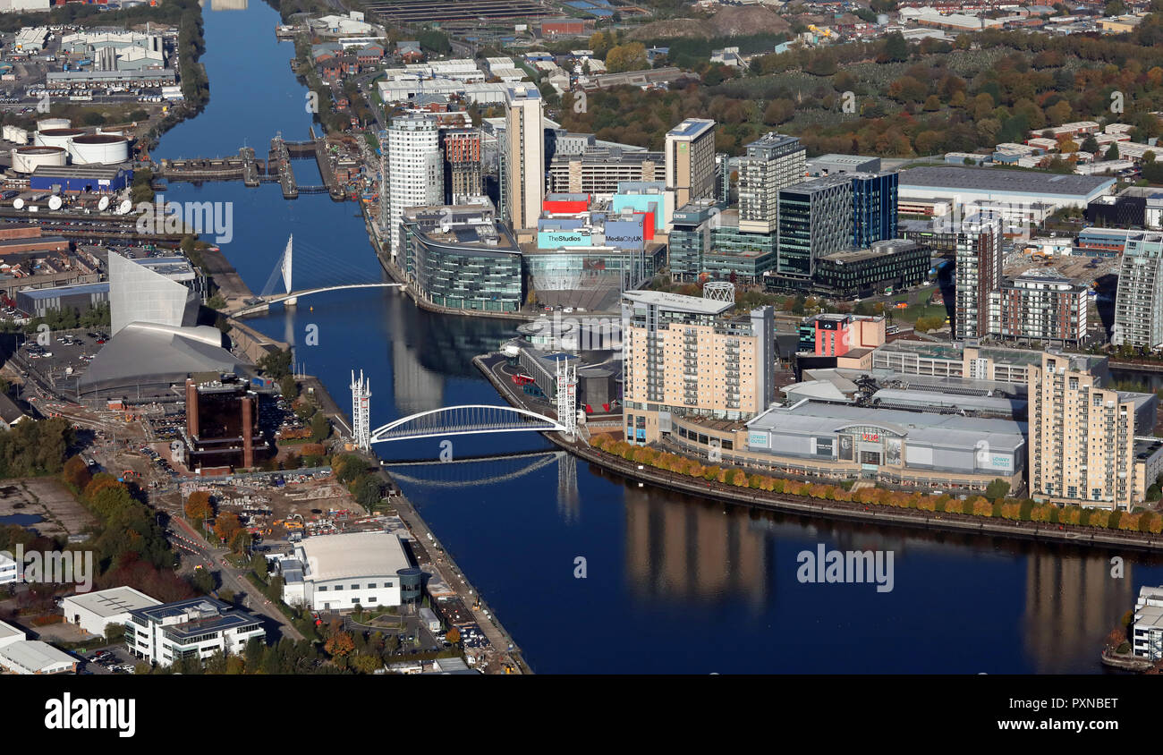 Luftaufnahme von Salford Quays einschließlich MediaCityUK mit der BBC, ITV Dock 10 & Kellogs, in der Nähe von Manchester Stockfoto