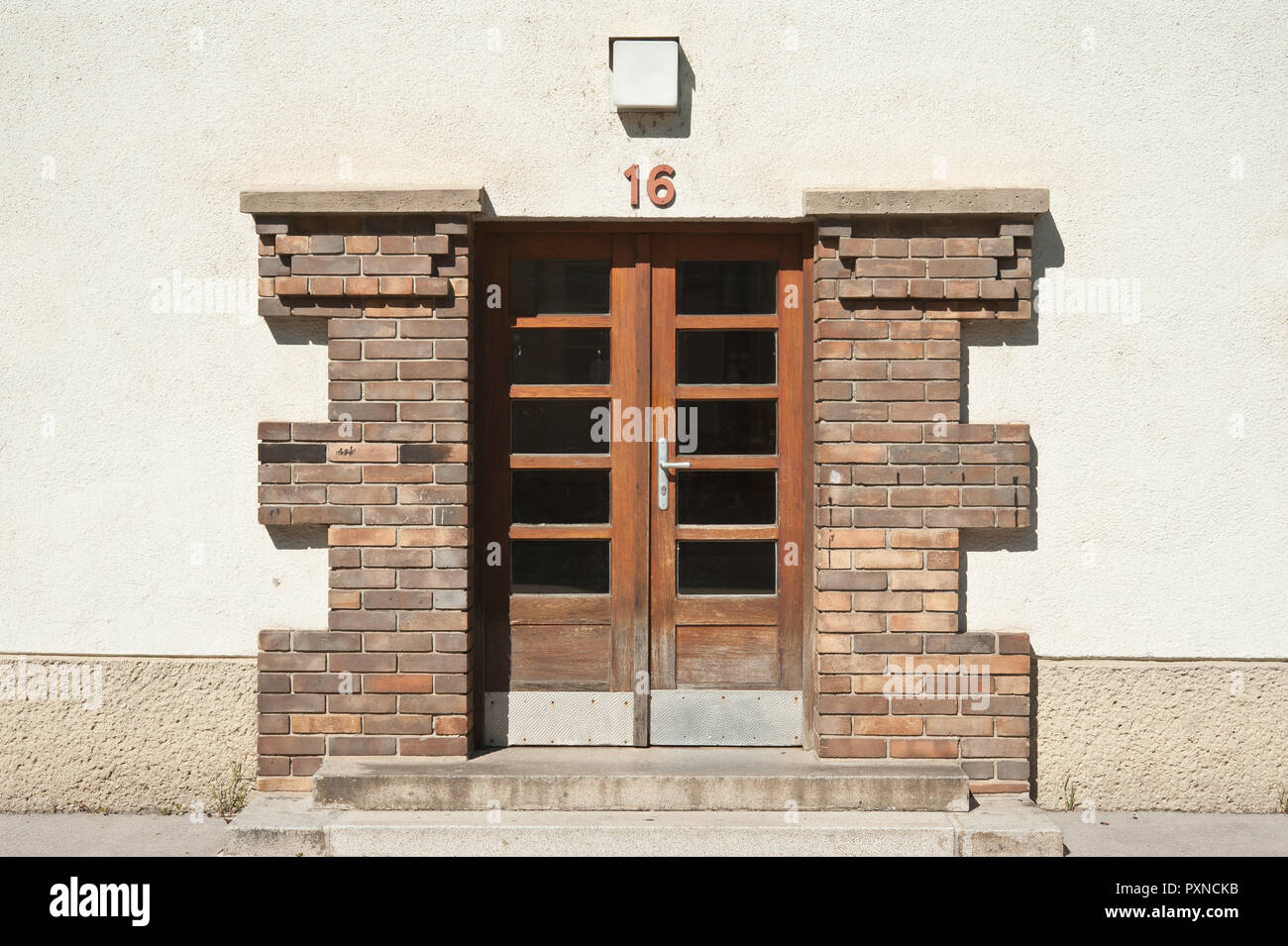 Wien, Gemeindebau des "Roten Wien" - Wien, Rat Tenement Blocks, 'roten Wien', Hueber-Hof, quellenstraße 24 B, Heinrich Schopper, Alfred Chalusch 1. Stockfoto