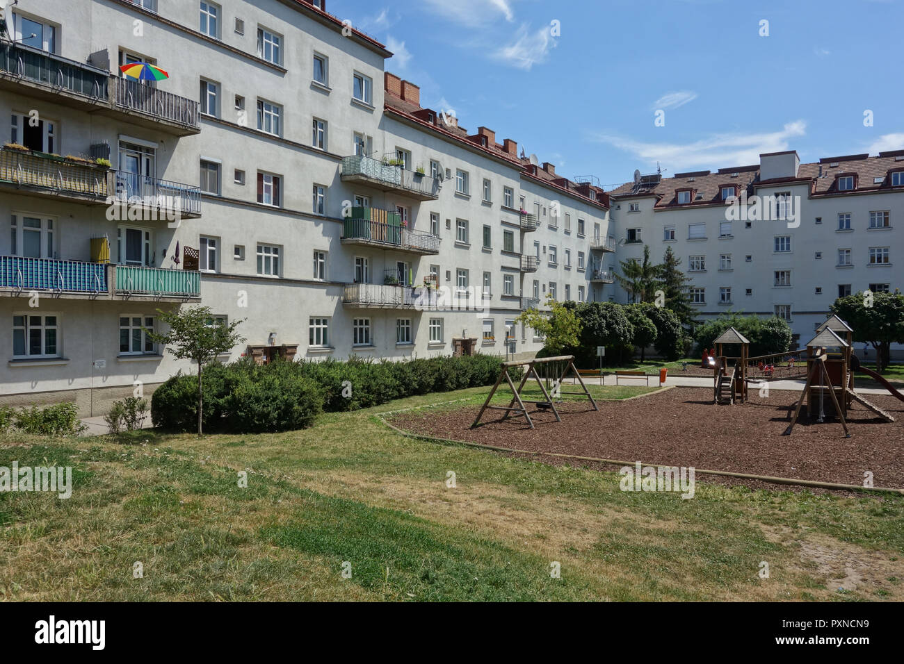 Wien, Gemeindebau des "Roten Wien" - Wien, Rat Tenement Blocks, 'roten Wien', Hueber-Hof, quellenstraße 24 B, Heinrich Schopper, Alfred Chalusch 1. Stockfoto