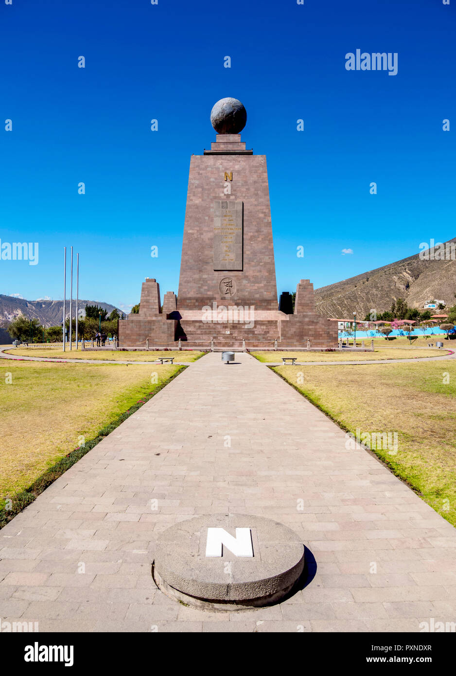 Denkmal für den Äquator, Ciudad Mitad del Mundo, die Mitte der Welt Stadt, Provinz Pichincha, Ecuador Stockfoto