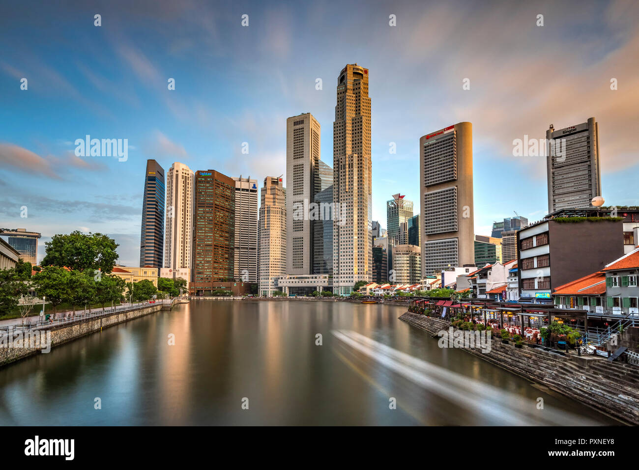 Bankenviertel Skyline bei Sonnenuntergang, Singapur Stockfoto