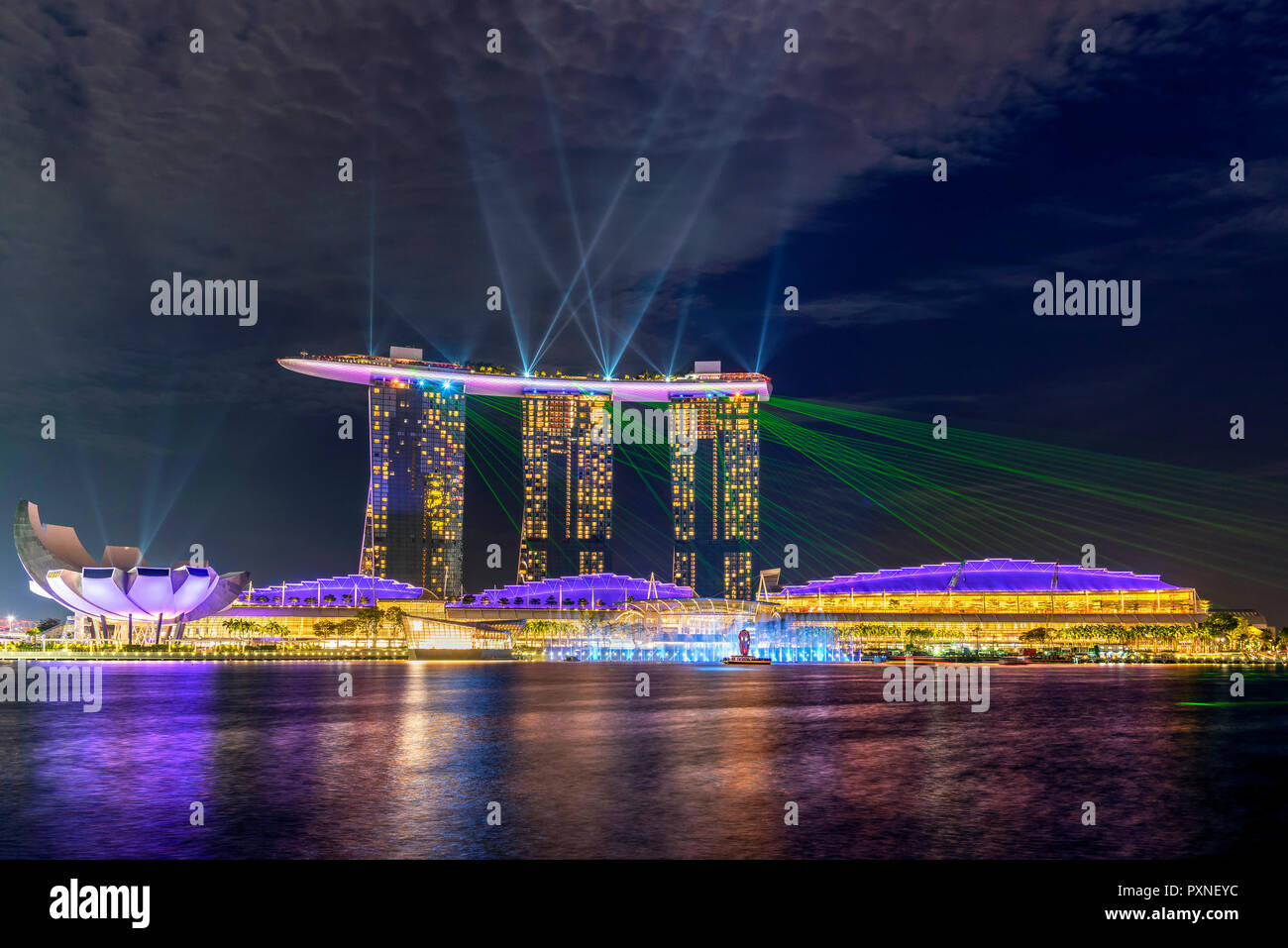 Marina Bay Sands Licht und Wasser zeigen, Singapur Stockfoto
