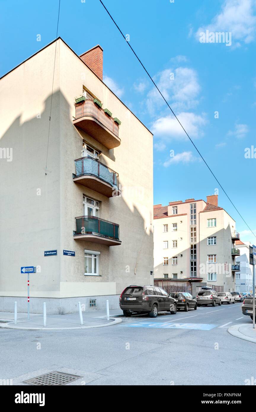 Wien, Gemeindebau des "Roten Wien" - Wien, Rat Tenement Blocks, 'roten Wien', Loeschenkohlgasse 30 - 32, Oskar Strnad 1932 Stockfoto