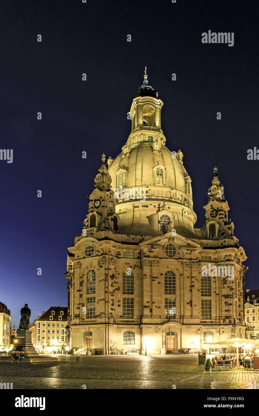 Deutschland, Sachsen, Dresden, Altstadt, Frauenkirche, Neumarkt, Förderinstitut, Nachtaufnahme Stockfoto