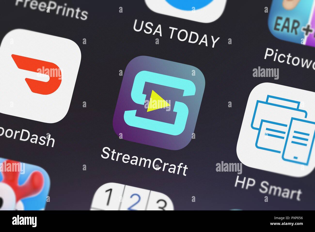 London, Großbritannien, 23. Oktober 2018: Symbol der mobile App StreamCraft - Live Spiel Stream von IGG.COM auf einem iPhone. Stockfoto