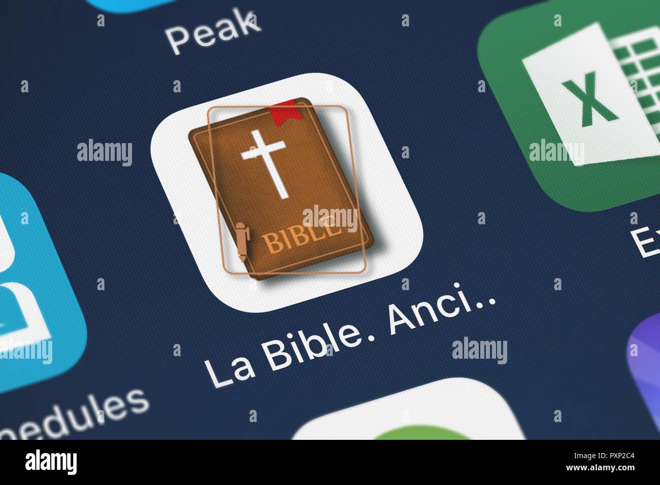 London, Großbritannien, 23. Oktober 2018: Nahaufnahme der La Bibel. Ancien Testament mobile App von Oleg Shukalovich. Stockfoto