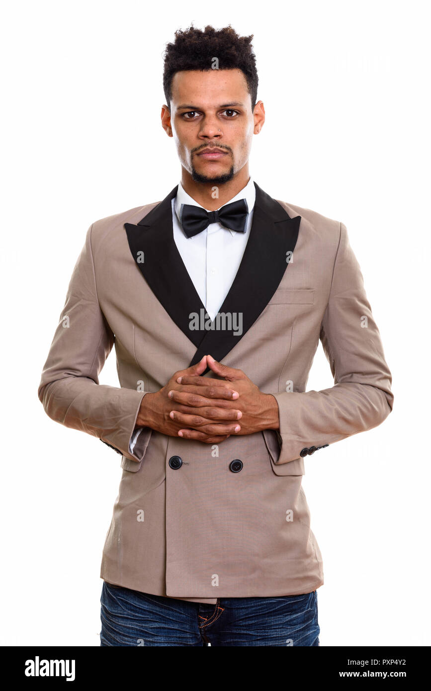 Studio geschossen von jungen afrikanischen Geschäftsmann Verflechtung Finger Stockfoto