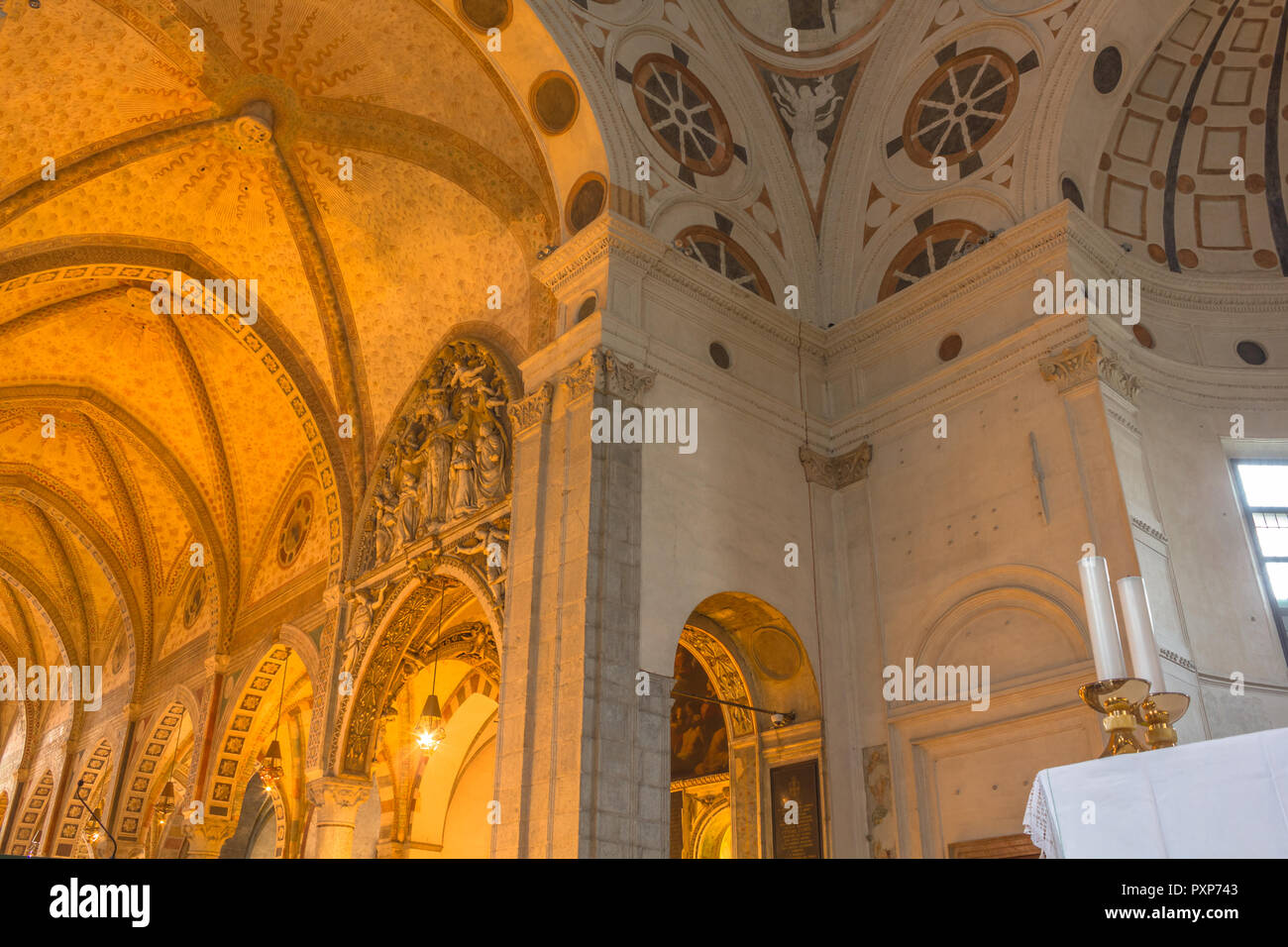 Mailand, Italien - 15. November 2016: Interne der Hauptapsis Dach der Italienischen Kirche Santa Maria delle Grazie. Berühmt für die Bewirtung des Letzten Abendmahls Gemälde von Leonardo Da Vinci. rightpoint. Stockfoto