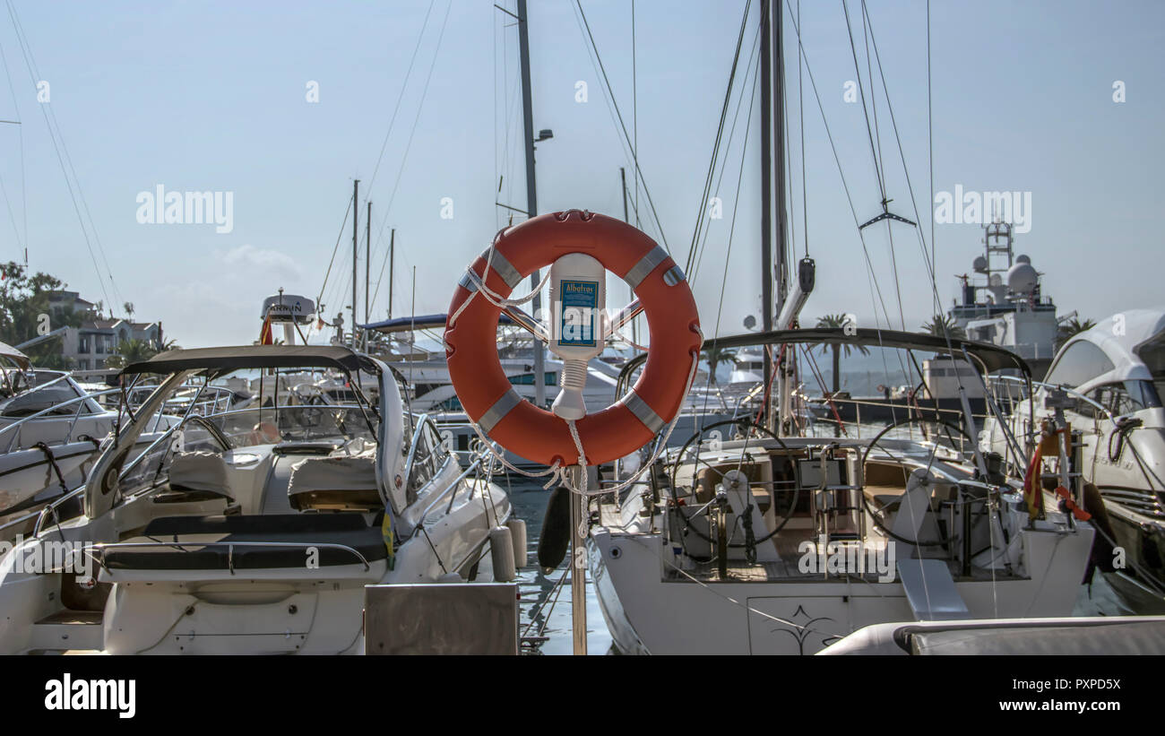 Tivat, Montenegro, September 2018 - ein Blick auf einen Teil der luxuriösen Jachthafen Porto Montenegro Resort Stockfoto